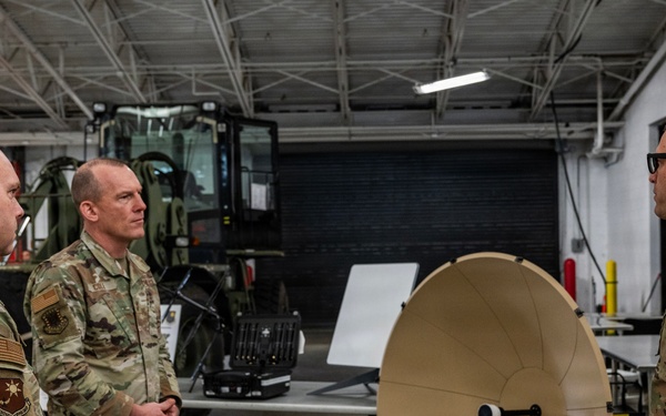 21st Air Force &amp; U.S. Air Force Expeditionary Center Commander Visits 621st CRW