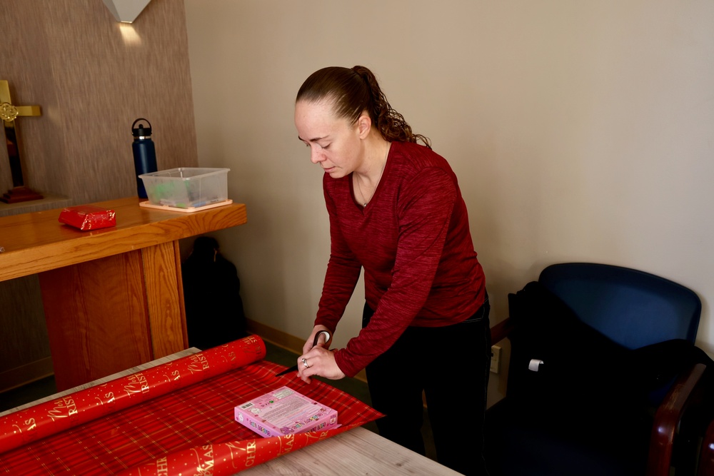 Navy Chaplain Moonlights as Santa