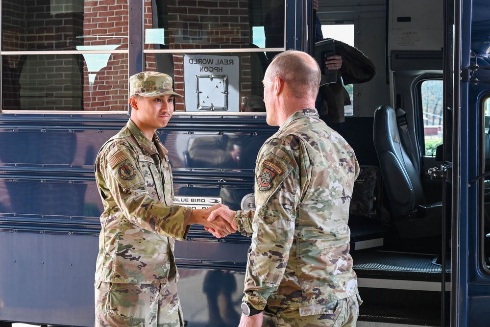 21st AF and USAFEC command team visits Team Little Rock