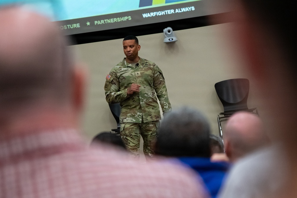 ‘One team, one mission’: DLA Distribution commanding general charts course for modernization, readiness during town hall