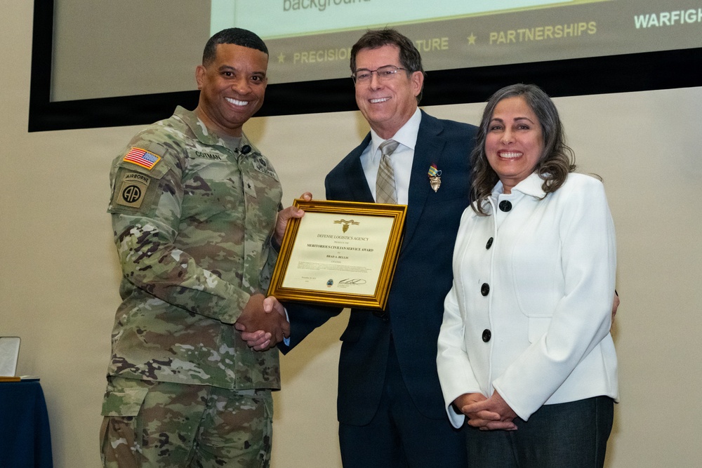 ‘One team, one mission’: DLA Distribution commanding general charts course for modernization, readiness during town hall