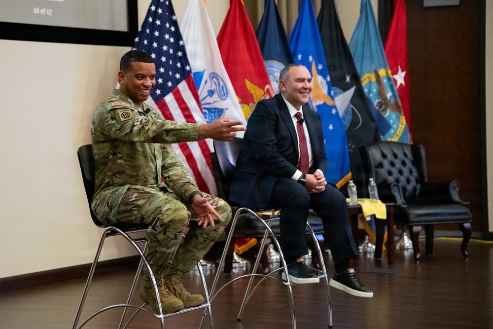 ‘One team, one mission’: DLA Distribution commanding general charts course for modernization, readiness during town hall
