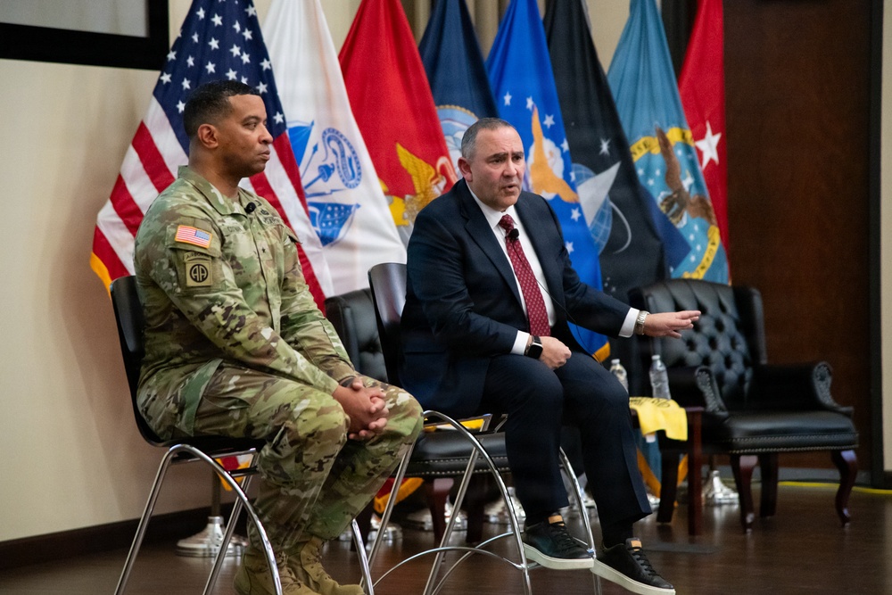 ‘One team, one mission’: DLA Distribution commanding general charts course for modernization, readiness during town hall