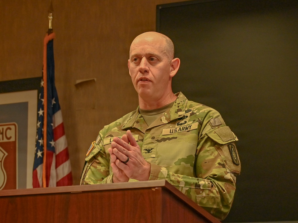 Colonel Paul Lashley Speaks at American Business Clubs Meeting in Lawton, Ok