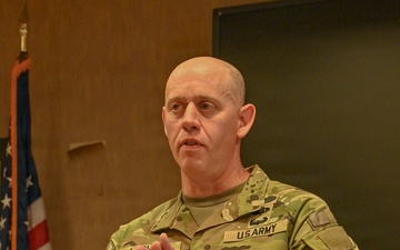 Colonel Paul Lashley Speaks at American Business Clubs Meeting in Lawton, Ok