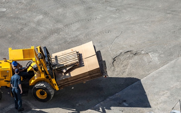 USS Iwo Jima Onloads Supplies In Ponce, Puerto Rico