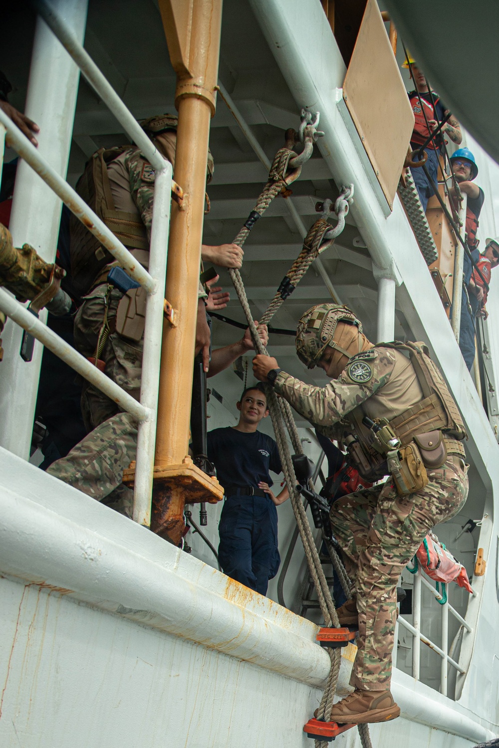 U.S. Coast Guard Cutter Alert Conducts Training Exercise With Panamanian Services