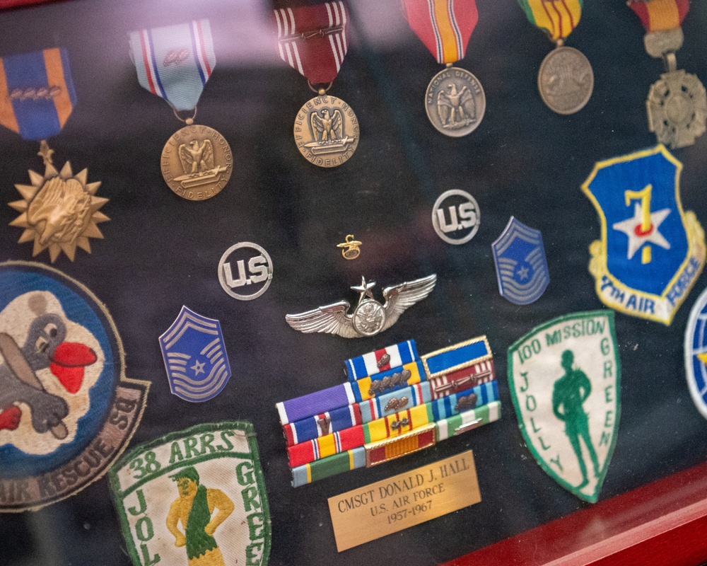 A Hero’s Tribute: Tinker AFB Honors a Legacy Forged in Vietnam