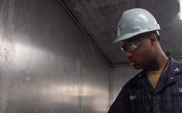 Ronald Reagan Sailors Conduct Maintenance