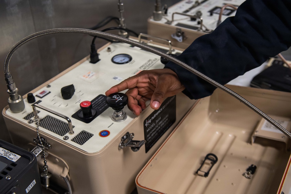 Ronald Reagan Sailors Perform Maintenance
