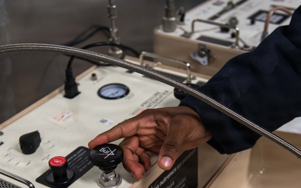 Ronald Reagan Sailors Perform Maintenance