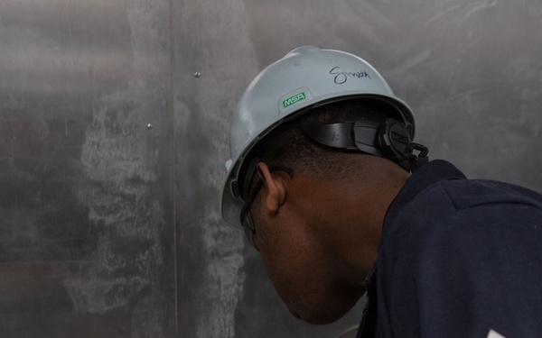 Ronald Reagan Sailors Perform Maintenance