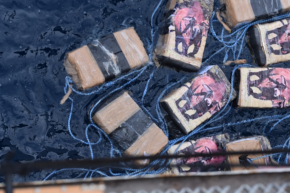 USCGC Active conducts counternarcotic operations in the Eastern Pacific Ocean