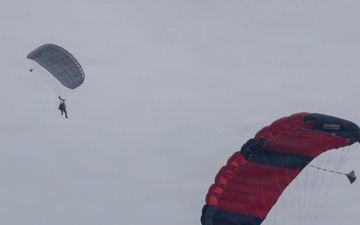 4th Recon Battalion Conducts Operation Santa Drop at MCBH