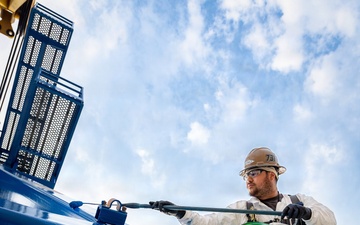 Painting Cranes 80 and 92