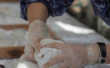 Fleet Air Wing 31 hosts a traditional Mochitsuki event