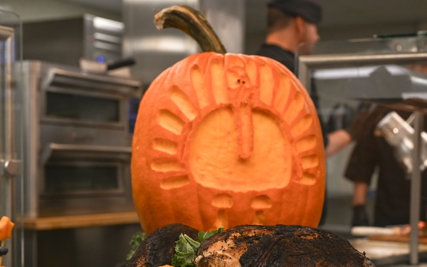 Davis-Monthan senior leaders serve Thanksgiving meal to service members, veterans, and their families