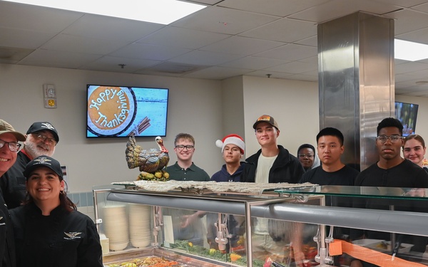 Davis-Monthan senior leaders serve Thanksgiving meal to service members, veterans, and their families
