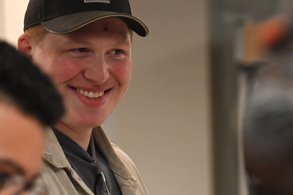 Davis-Monthan senior leaders serve Thanksgiving meal to service members, veterans, and their families