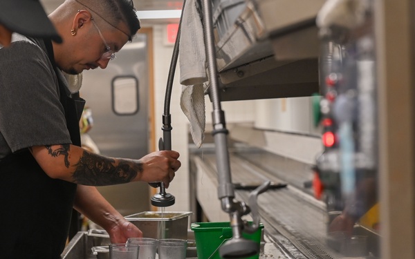 Davis-Monthan senior leaders serve Thanksgiving meal to service members, veterans, and their families