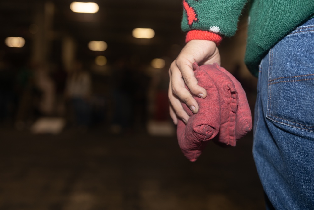 CLR-35 Holds Holiday Party for Marines, Families