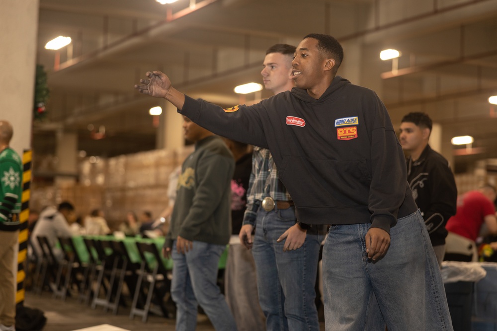 CLR-35 Holds Holiday Party for Marines, Families