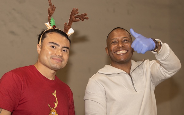 CLR-35 Holds Holiday Party for Marines, Families