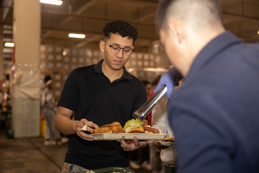 CLR-35 Holds Holiday Party for Marines, Families