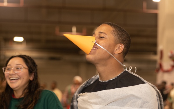 CLR-35 Holds Holiday Party for Marines, Families