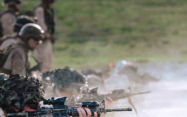 TF Ashland Marines, Sailors Conduct Range 800 Live Fire and Maneuver Training