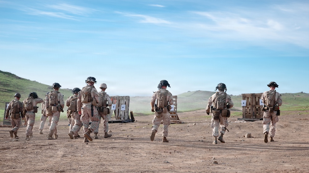 TF Ashland Marines, Sailors Conduct Range 800 Live Fire and Maneuver Training