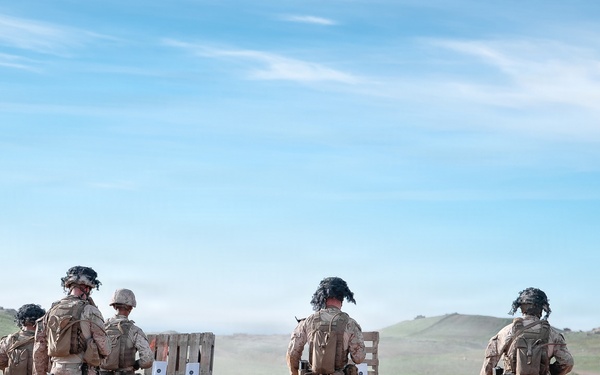 TF Ashland Marines, Sailors Conduct Range 800 Live Fire and Maneuver Training