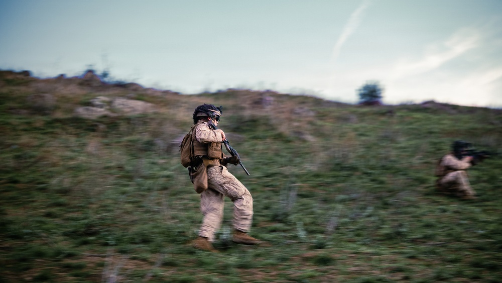 TF Ashland Marines, Sailors Conduct Range 800 Live Fire and Maneuver Training