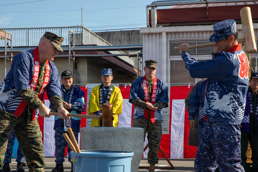 Fleet Air Wing 31 hosts a traditional Mochitsuki event