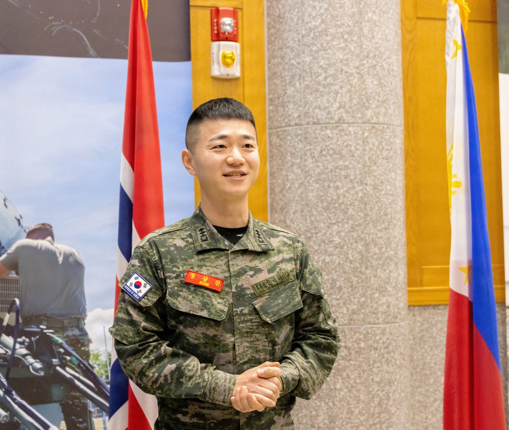 MARFORK bids farewell to their LNO from the ROKMC