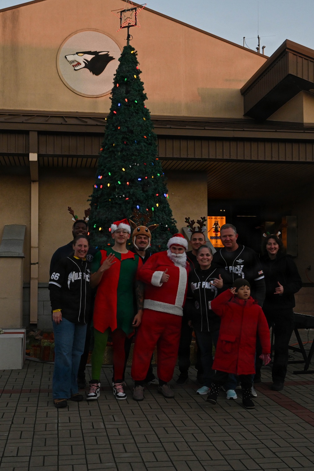 Wolf Pack welcomes winter through base tree lighting ceremony