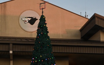 Wolf Pack welcomes winter through base tree lighting ceremony
