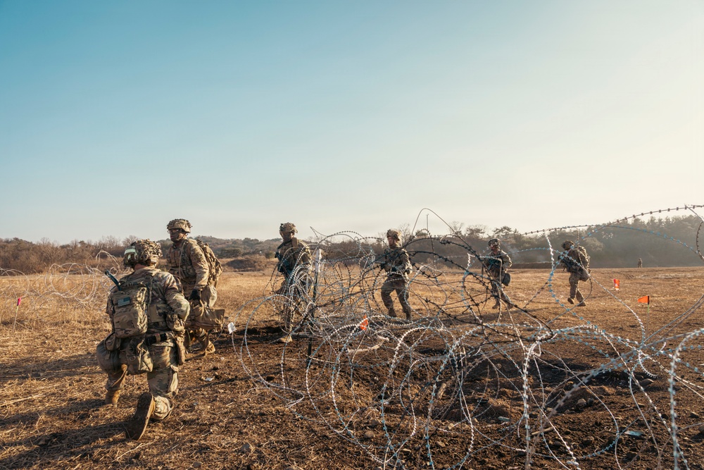 Bravo Company 2-23IN Execute Combined Arms  Live Fire Training.