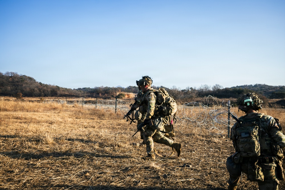 Bravo Company 2-23IN Execute Combined Arms  Live Fire Training.