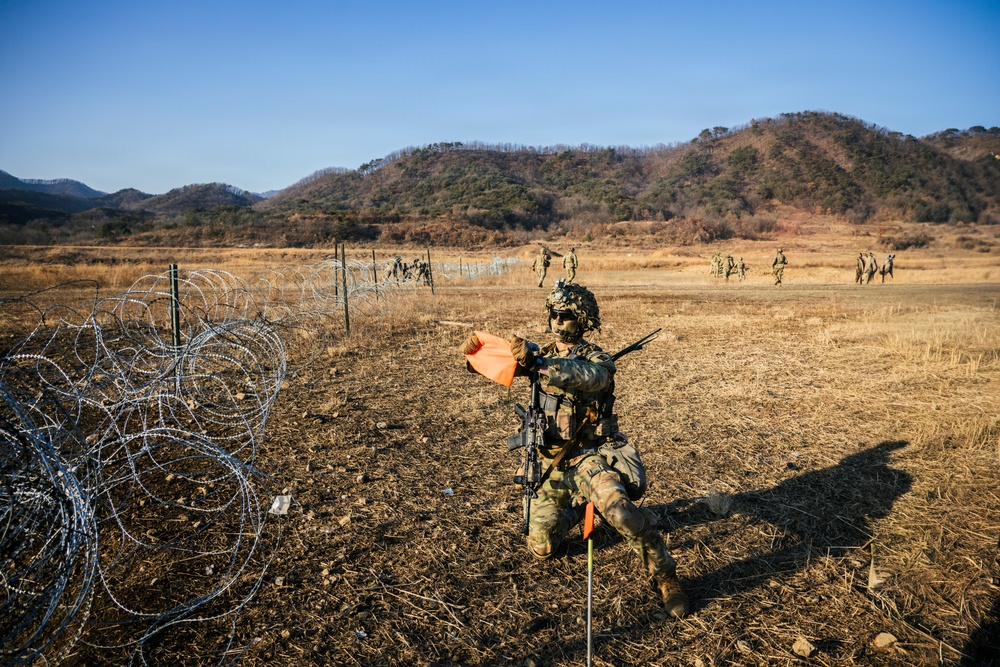 Bravo Company 2-23IN Execute Combined Arms  Live Fire Training.