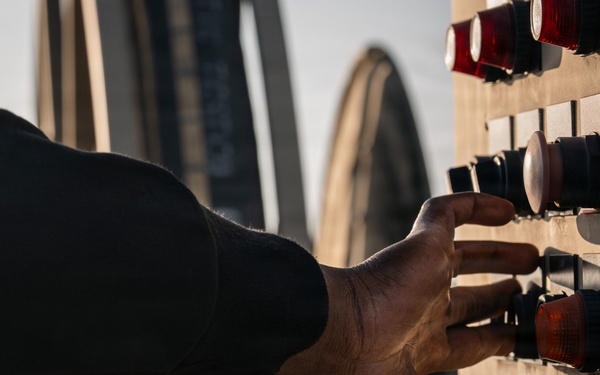 332 ELRS conducts first hot-pit refuel with R-20 expeditionary refueling system