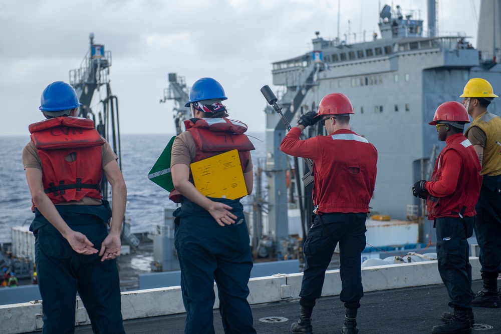 Abraham Lincoln conducts a fueling-at-sea with Henry J. Kaiser