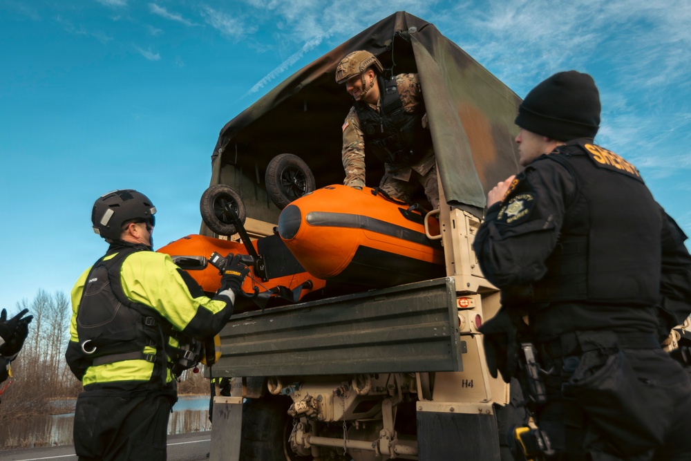 Washington National Guard supports King County flood rescue teams