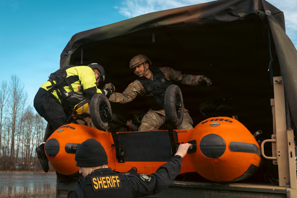 Washington National Guard supports King County flood rescue teams