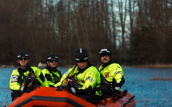 Washington National Guard supports King County flood rescue teams