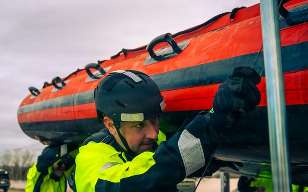Washington National Guard supports King County flood rescue teams
