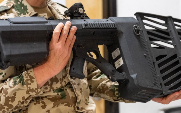 332nd ESFS demos weapons for German counterparts