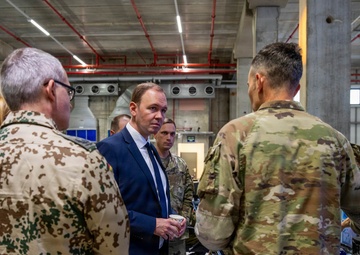 German State Secretary Visits the Civil-Military Coordination Center