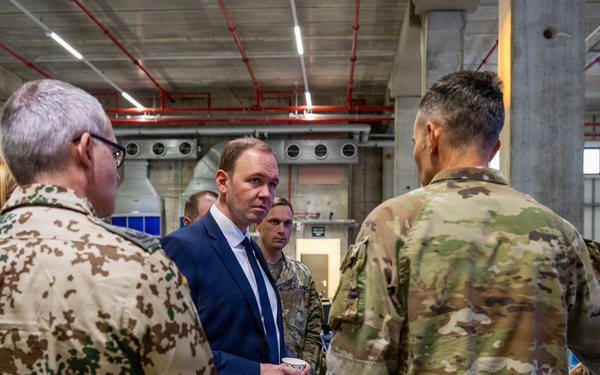 German State Secretary Visits the Civil-Military Coordination Center