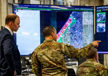 German State Secretary Visits the Civil-Military Coordination Center